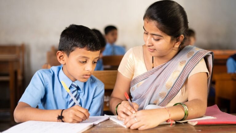 അധ്യാപനവും മാറുന്ന സൂത്രവാക്യങ്ങളും